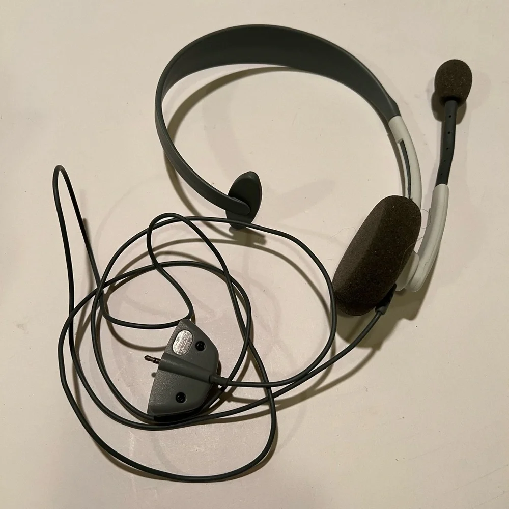 XBOX 360 HEADSET.